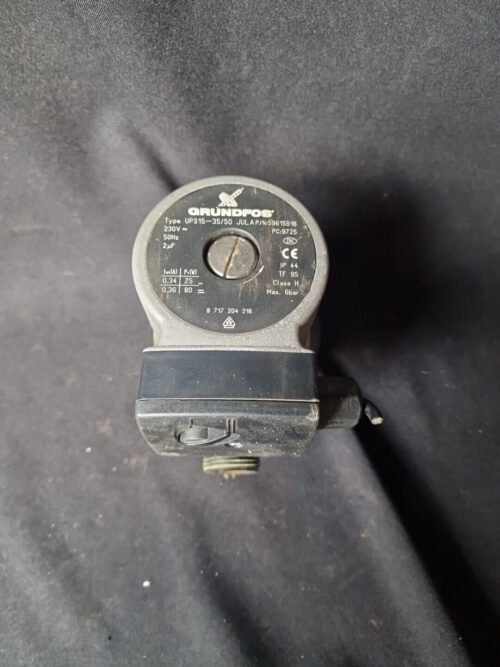 Junkers Pumpe  ZSR ZWR  UPS15-35/50 Heizungspumpe 18 24 8717204216