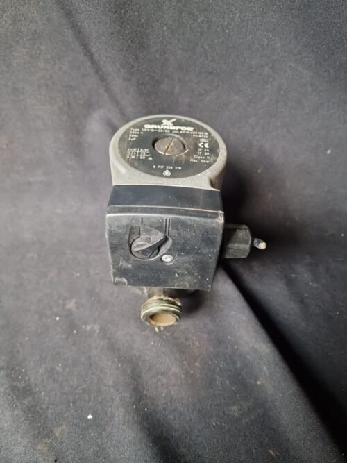 Junkers Pumpe  ZSR ZWR  UPS15-35/50 Heizungspumpe 18 24 8717204216 – Bild 2
