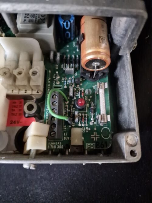 Junkers Elektronik ZWR 18-2 ADE Platinen Leiterplatte Regelung – Bild 2