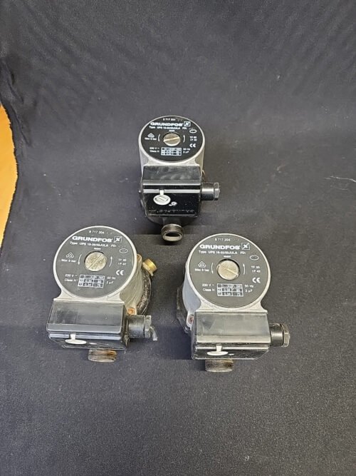 Junkers Pumpe  ZSR ZWR  UPS15-35/50 Heizungspumpe 18 24 8717204216