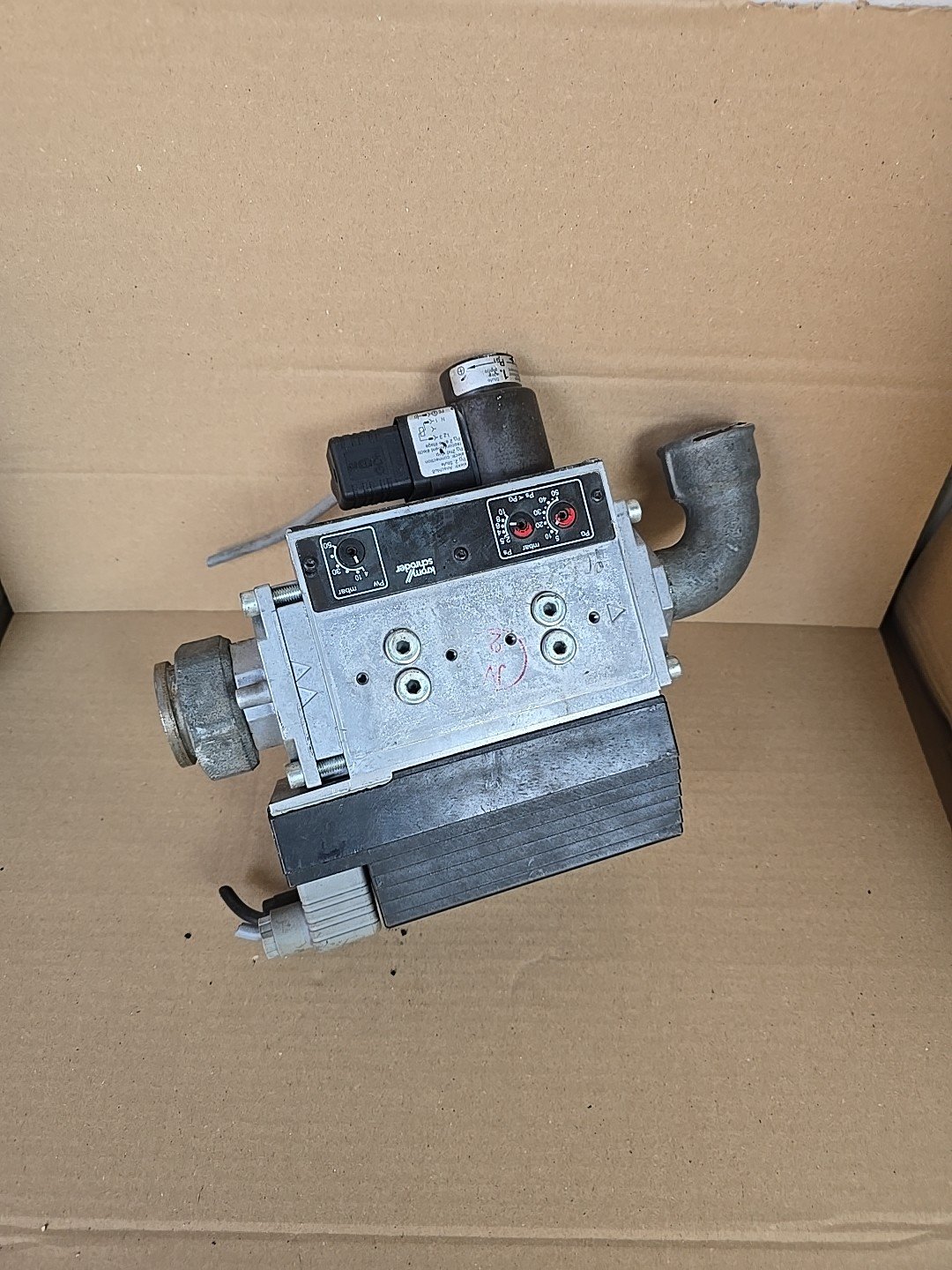Krom schröder CG225R01-ZT2WF1 Gasarmatur – Gasventil – 84745201 #1
