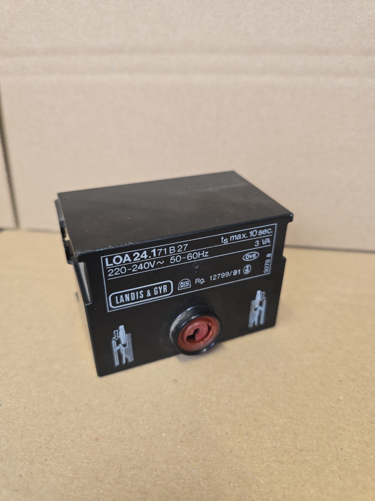 Viessmann Ölfeuerungsautomat LOA24.171B27 7818898  LOA 24.171B27